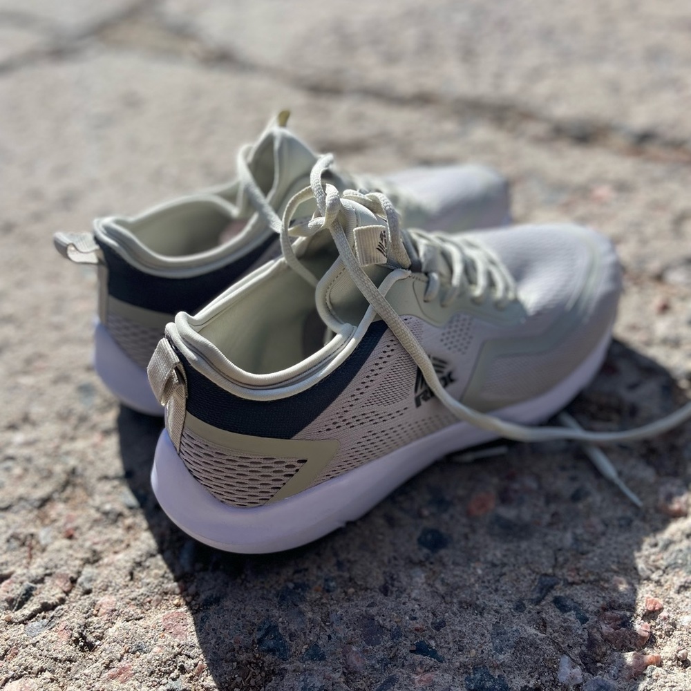 Shoe